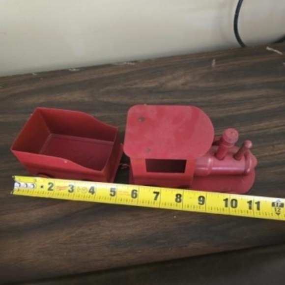 Vintage 2 Piece Metal Red Train 11 inches Long Home Christmas Decorations Holida - Picture 7 of 7